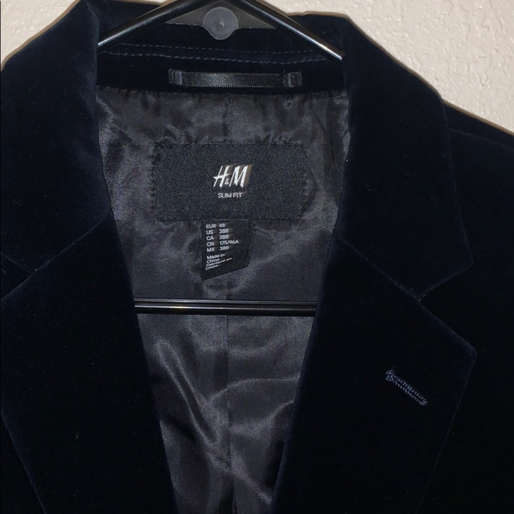 H&M Blazer - Picture 2 of 3